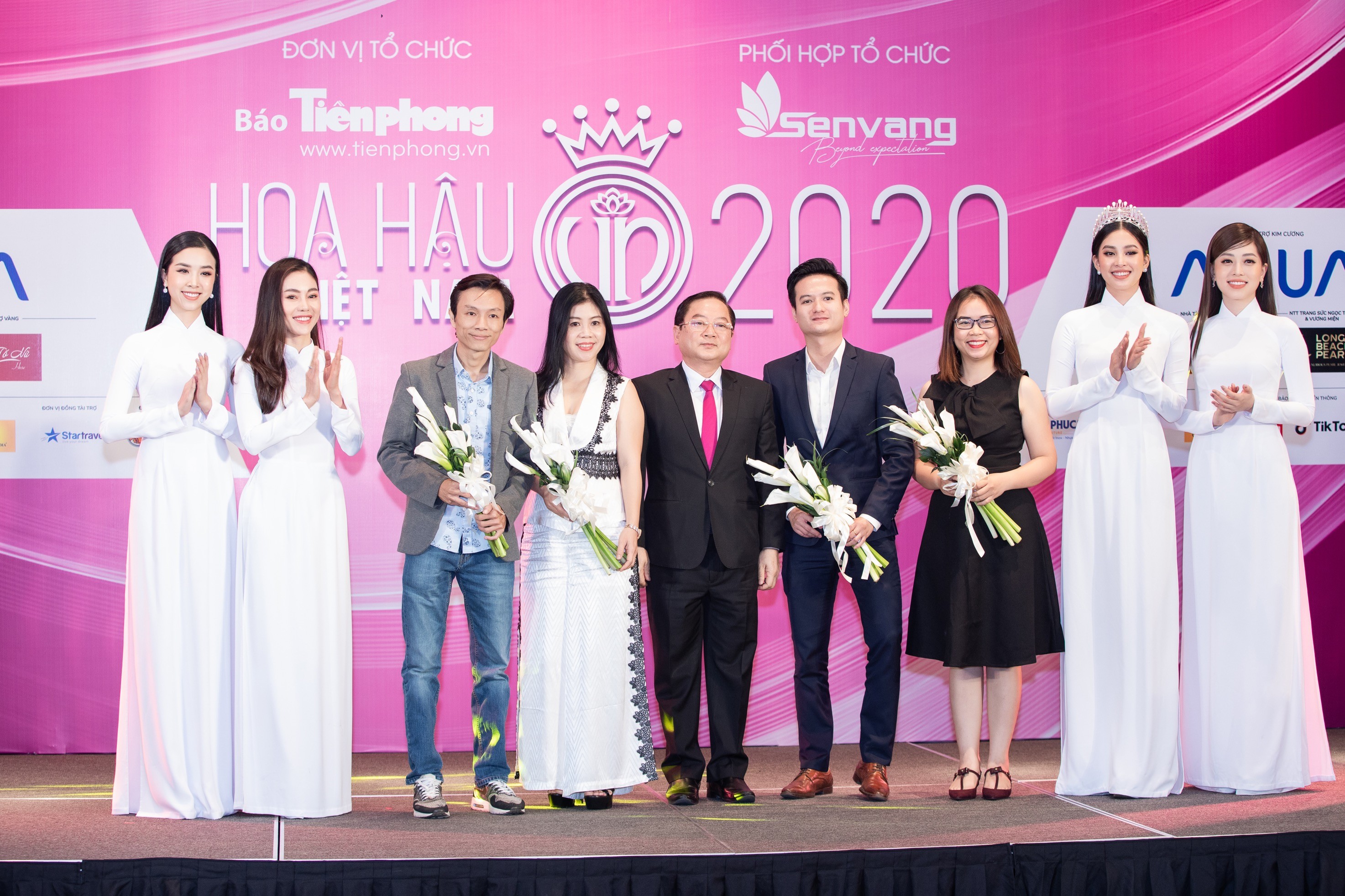 Giải trí - Hoa hậu Việt Nam 2020 sẽ nhận được phần thưởng gì sau khi đăng quang? (Hình 2).