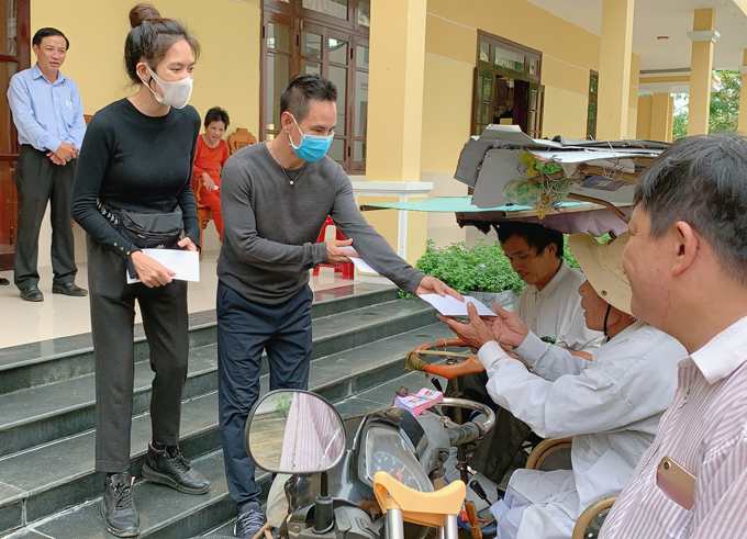 Diễn đàn - Sạt lở vùi lấp 53 người Quảng Nam: 'Quặn thắt gan ruột' chờ phép màu (Hình 4).