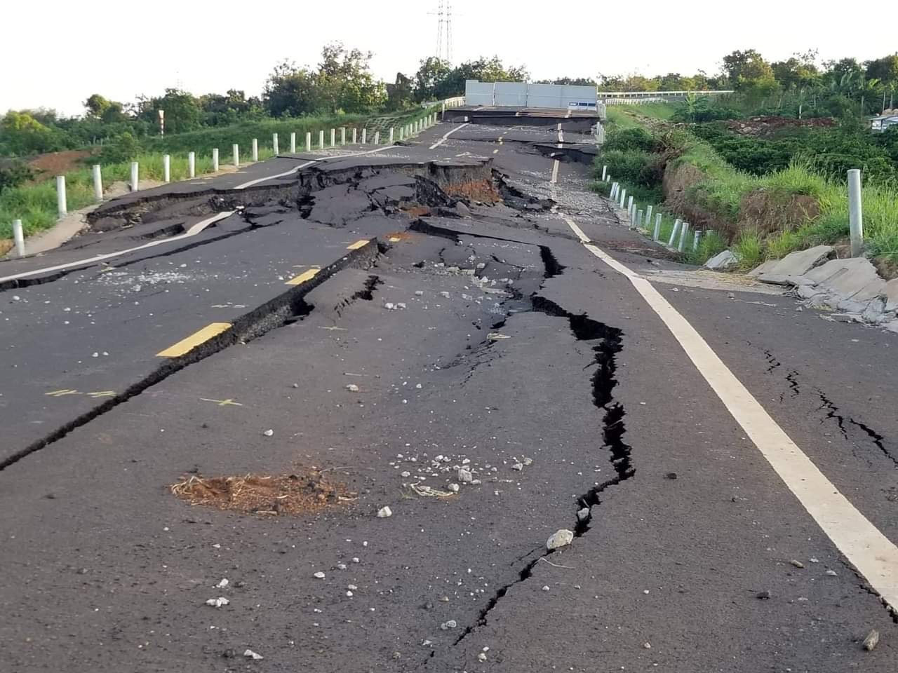 Hồ sơ điều tra - Vụ đường 250 tỷ đồng bị sụt lún: Khởi tố kỹ sư địa chất