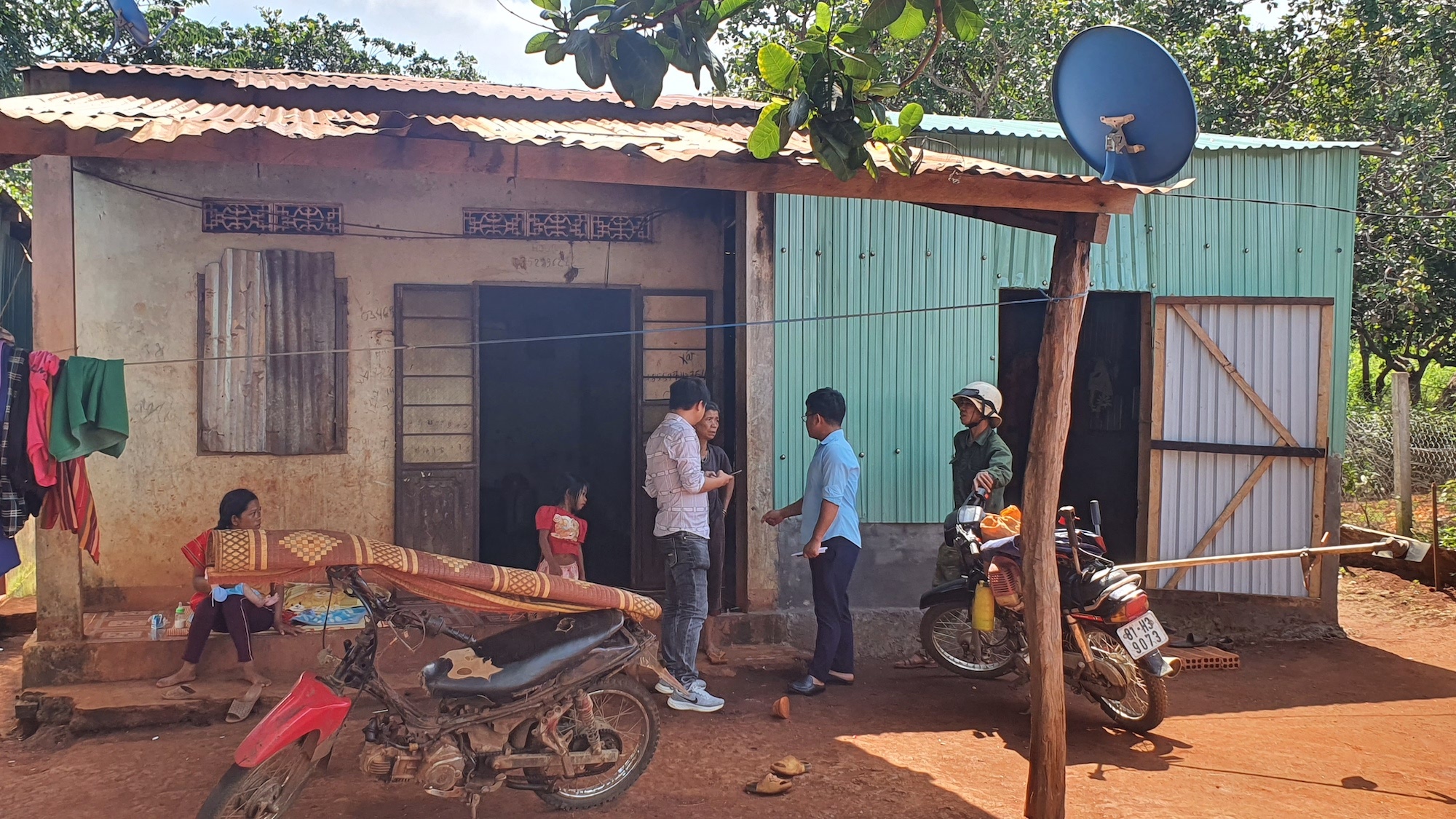 An ninh - Hình sự - Đường dây buôn người tại Gia Lai: Mẹ già cạn nước mắt ngóng tin con  (Hình 2).