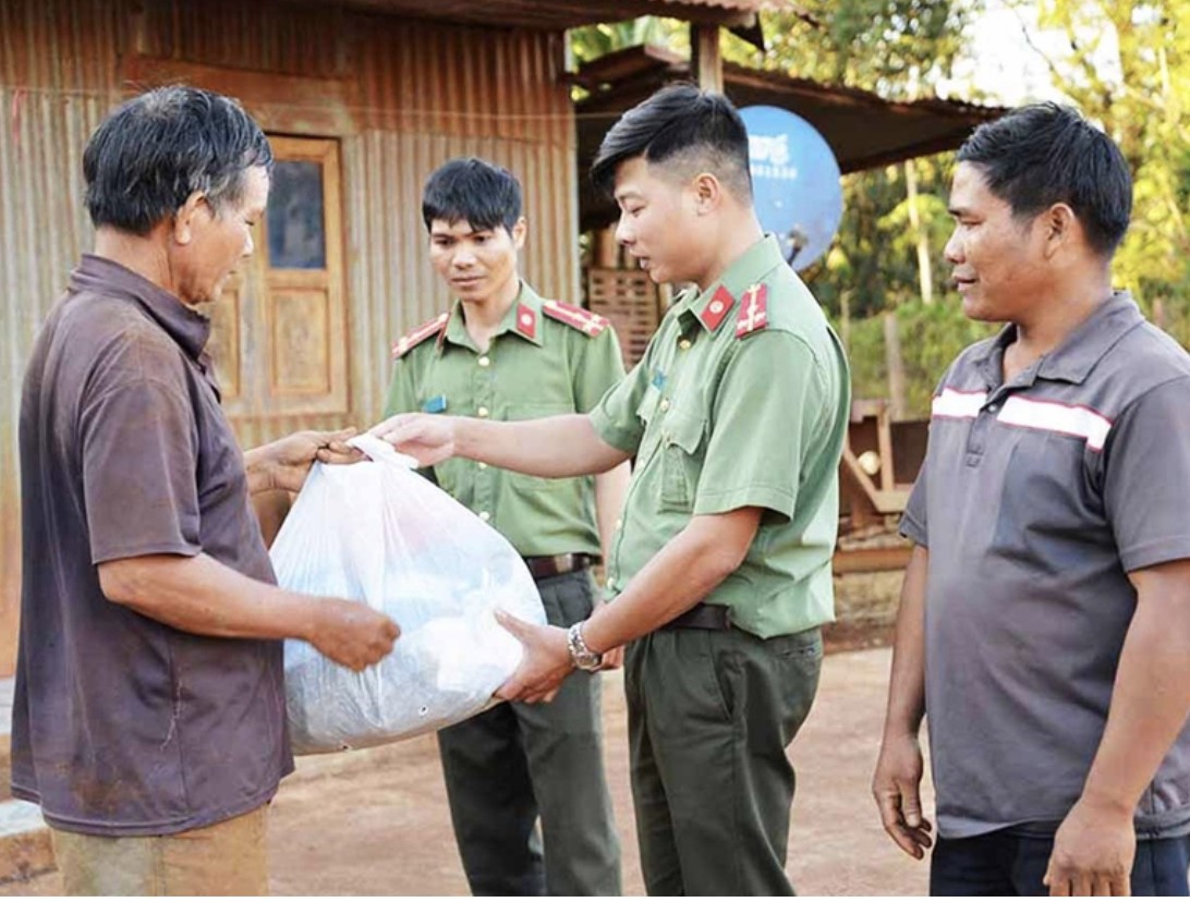 Hồ sơ điều tra - Thủ đoạn dụ dỗ 'việc nhẹ lương cao' Bài 2: Bỏ mạng nơi xứ người (Hình 3).