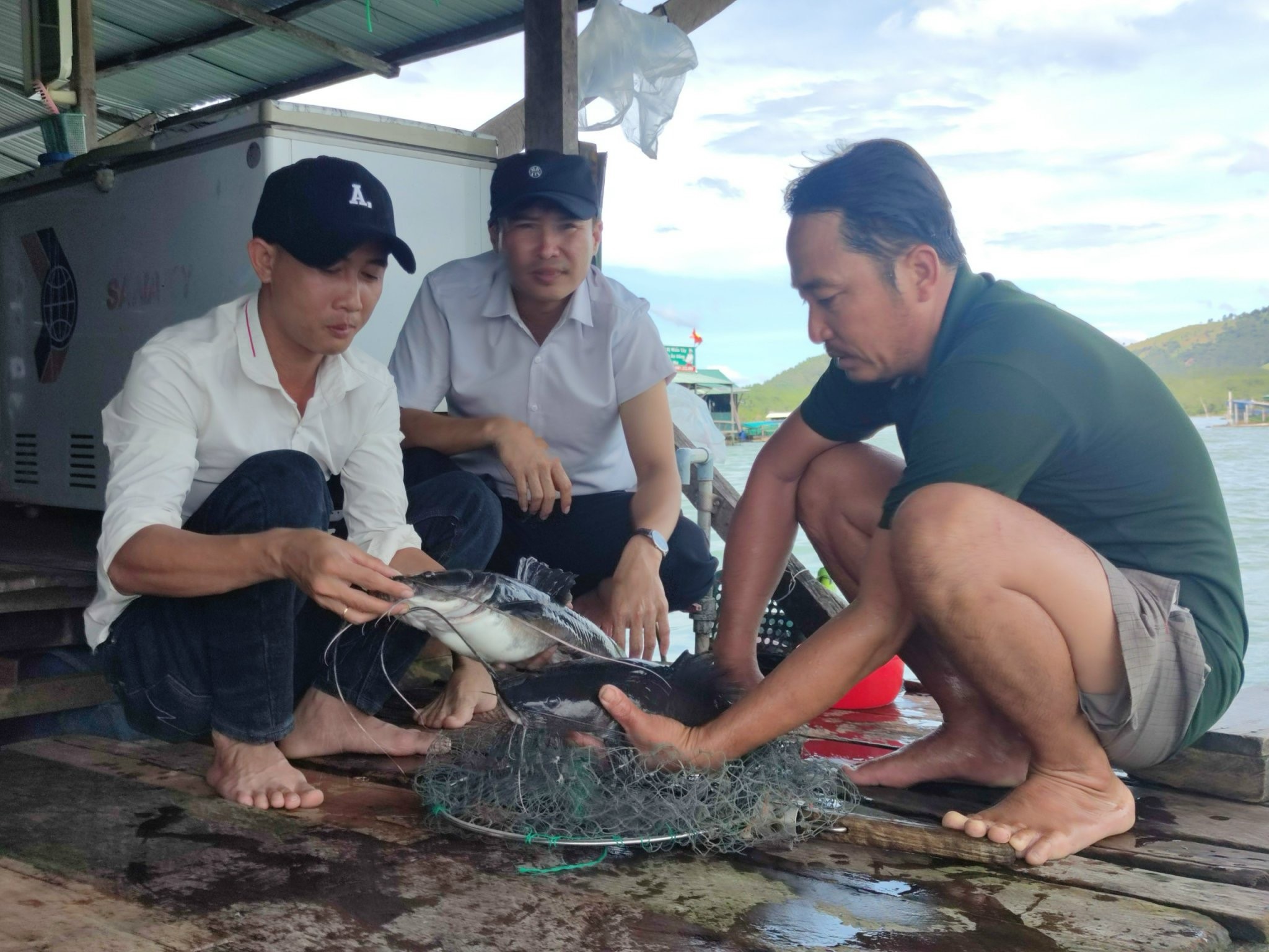 Dân sinh - Có một làng chài nơi miền biên viễn (Hình 3).