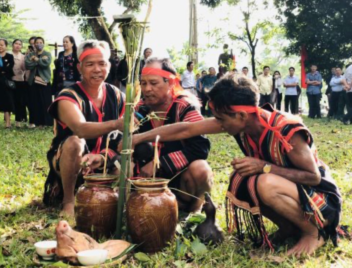 Văn hoá - Xuân về với buôn làng 