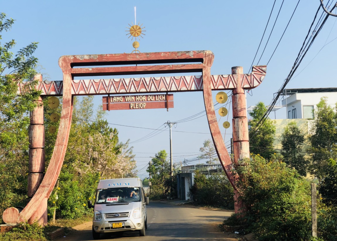 Văn hoá - Ngôi làng trăm tuổi giữa lòng phố núi 