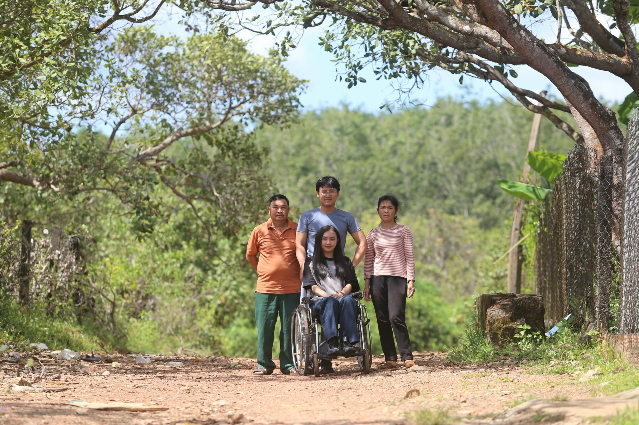 Dân sinh - Hành trình làm phim hoạt hình 'triệu view' của cô gái khuyết tật 