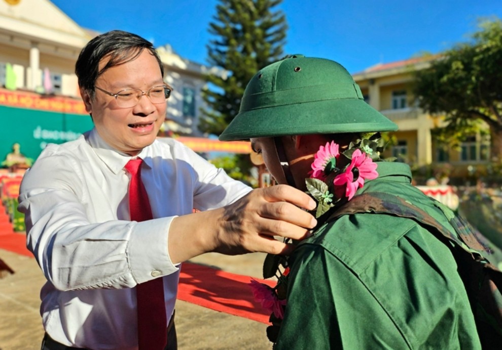 Dân sinh - Thanh niên tỉnh Gia Lai háo hức lên đường nhập ngũ  (Hình 2).