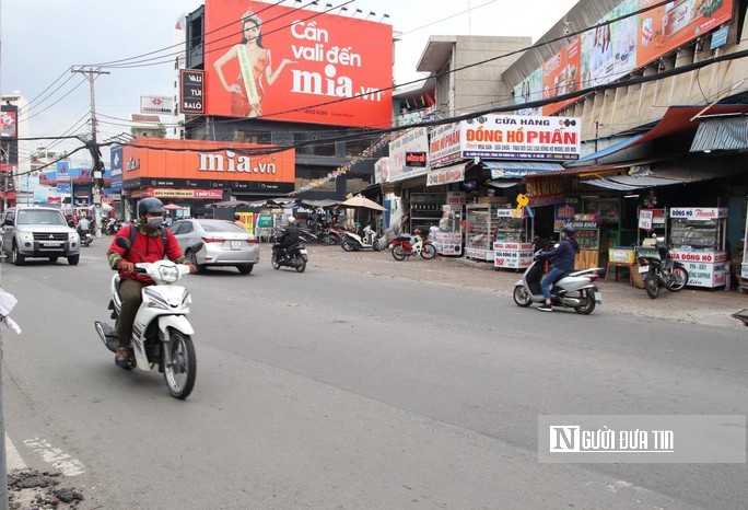 Dân sinh - Tp.HCM: Sửa chữa tạm thời mặt đường Võ Văn Ngân (Hình 9).