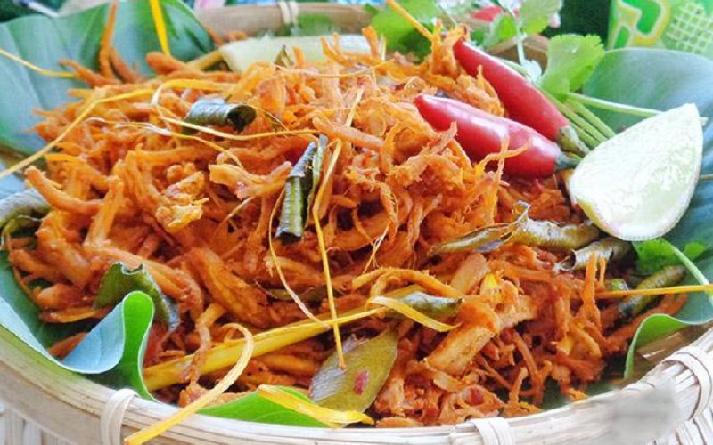 Giải trí - Clip: Cách làm khô gà lá chanh thơm ngon nhâm nhi ngày Tết