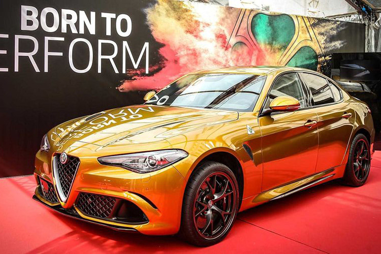 Sản phẩm - Chiêm ngưỡng siêu xe Alfa Romeo Giulia với màu sơn Ochre cực chất