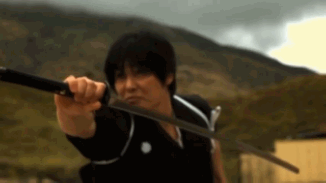 Giải trí - Clip: Màn chém đứt viên đạn đang bay ngỡ chỉ có trong phim kỹ xảo của bậc thầy kiếm thuật Nhật Bản