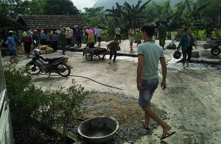 Tin nhanh - Phát hiện thi thể con trai tử vong dưới ao sau khi đốt nhà bố đẻ