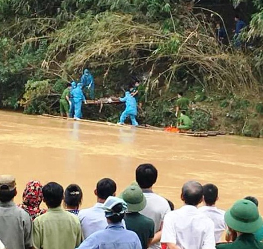 Xã hội - Xác định danh tính cán bộ Biên phòng bị lũ cuốn trôi