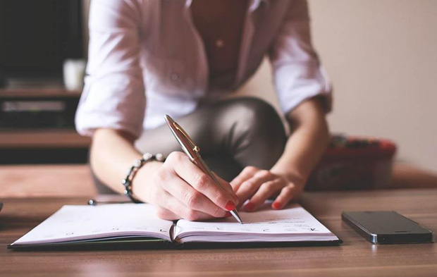 Phụ nữ muốn hạnh ph&uacute;c cần biết chọn bạn v&agrave; hoạch định tương lai