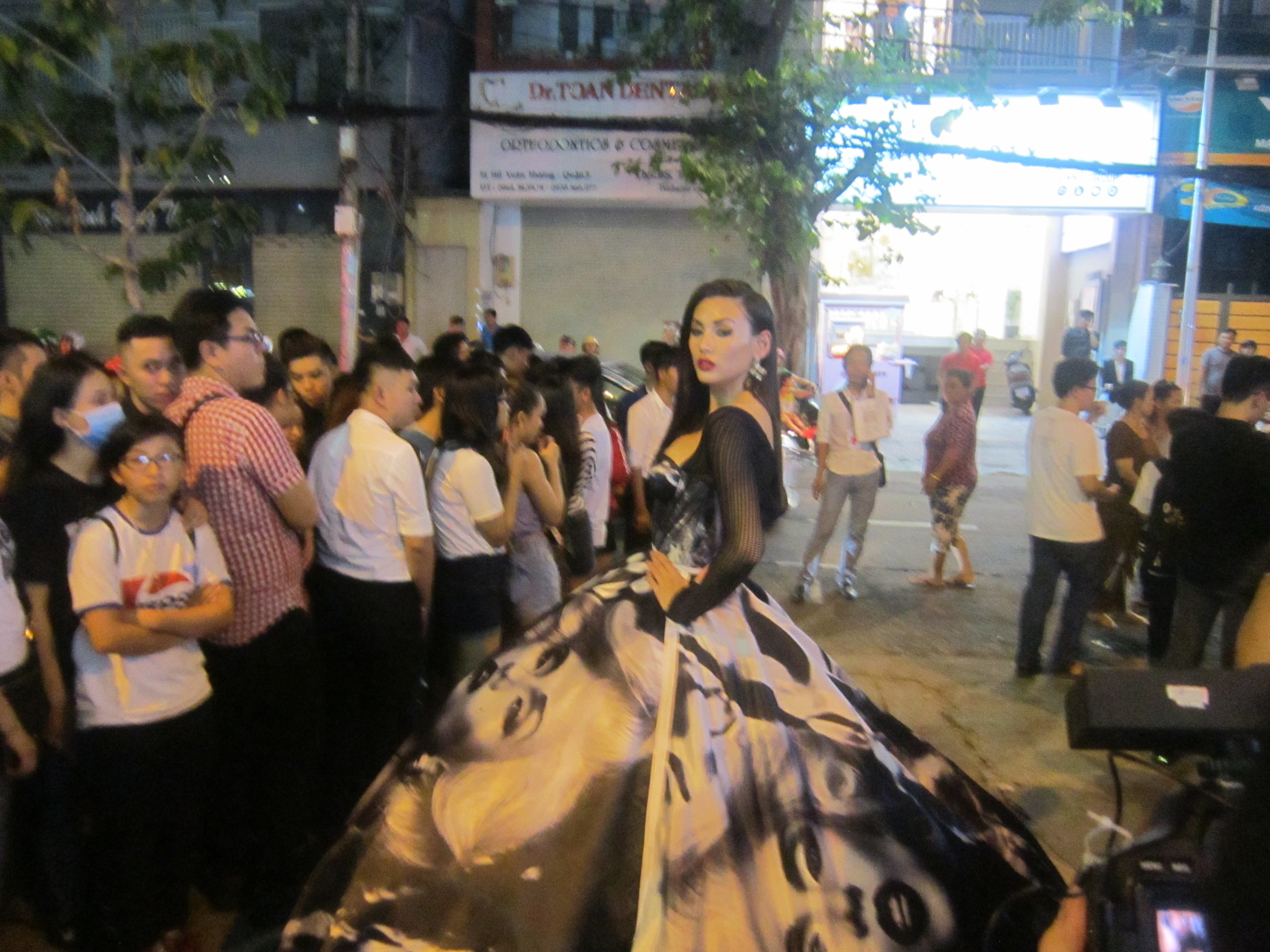 Giải trí - Dàn sao lộng lẫy trên thảm đỏ chung kết 'Vietnam's Next Top Model '2017  (Hình 8).