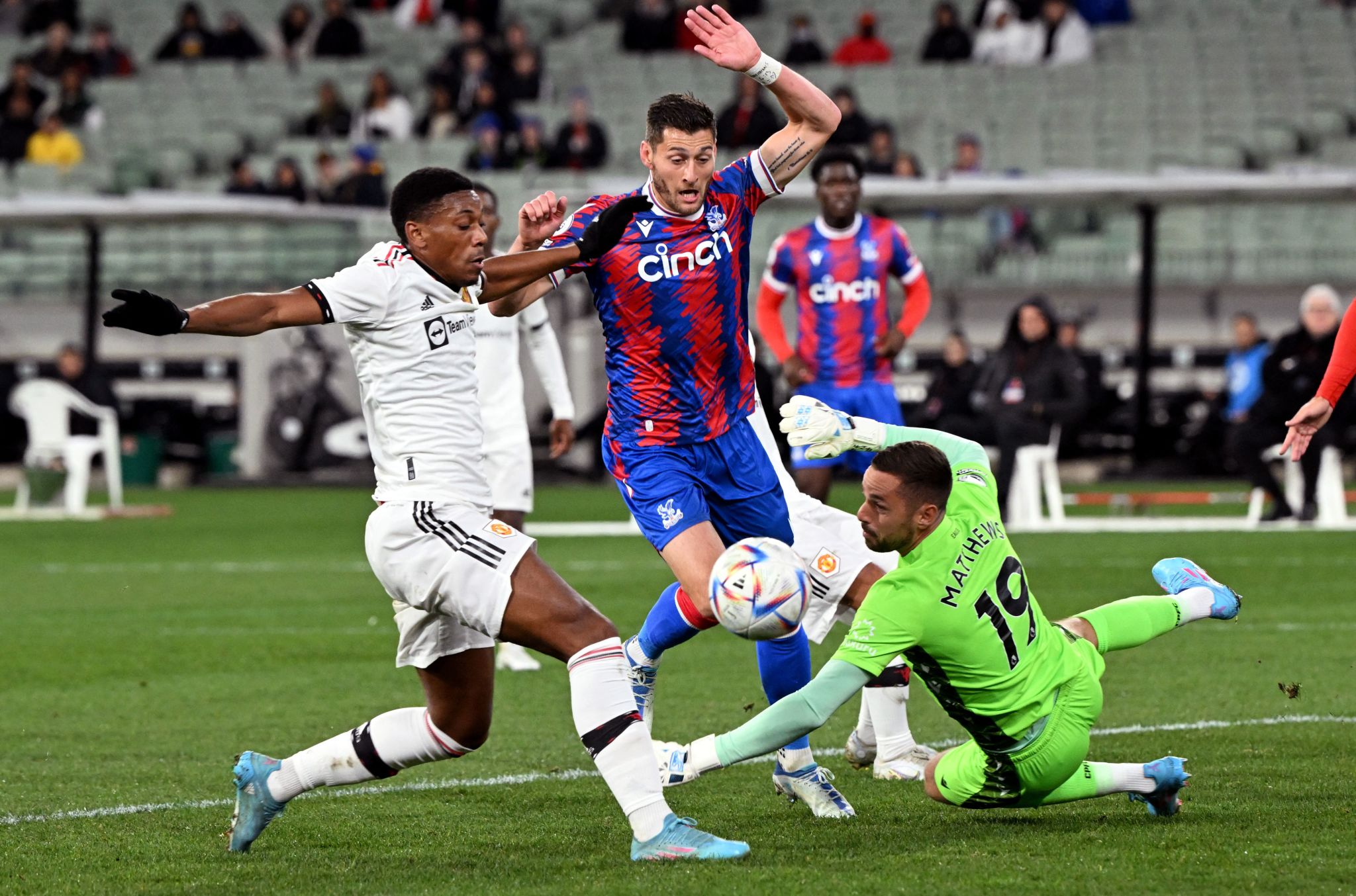 Bóng đá Anh - Song tấu Martial-Rashford giúp MU vùi dập Crystal Palace (Hình 2).