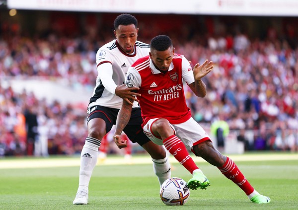 Bóng đá Anh - Trung vệ “tự phá, tự xây”, Arsenal hú hồn giành 3 điểm trước Fulham (Hình 2).