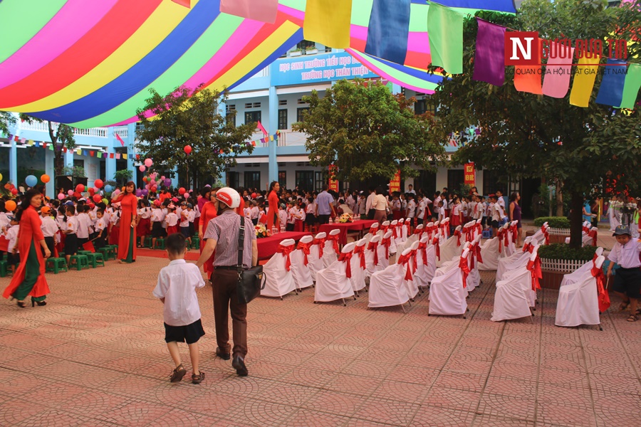 Đời sống - Chùm ảnh: Ánh mắt thơ ngây của học sinh lớp 1 ngày khai giảng (Hình 5).