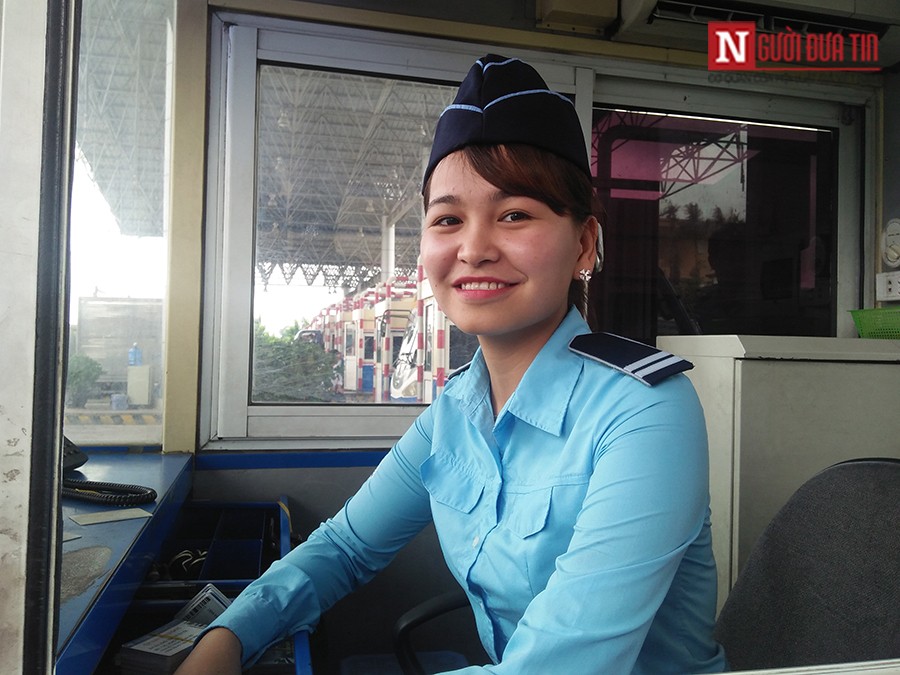 Dân sinh - Nhân viên thu phí BOT: Muốn theo nghề phải có tinh thần thép!