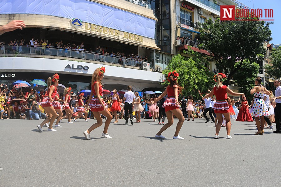 Văn hoá - Lễ hội Carnival: Ngẩn ngơ trước nhan sắc của các vũ công (Hình 7).