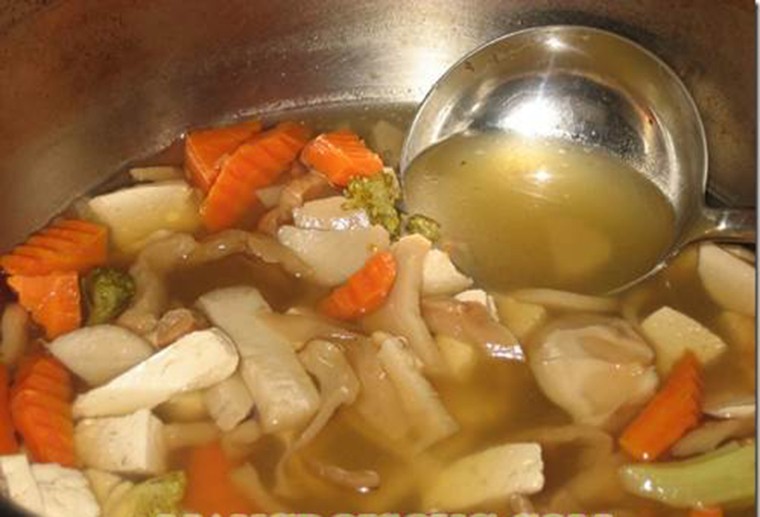 Gia đình - Món ngon mỗi ngày: Tuyệt chiêu nấu bún bò Huế chay cực hấp dẫn (Hình 2).