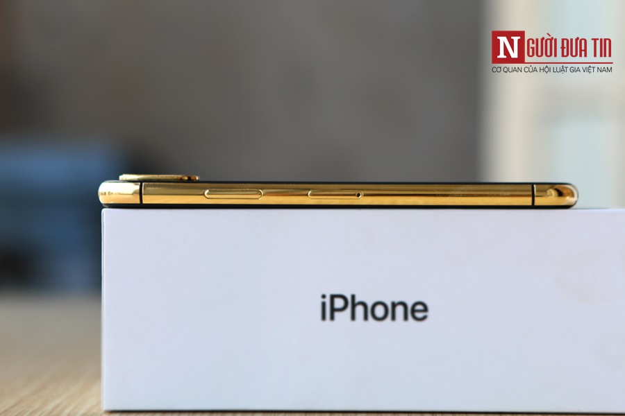 Cũng theo nhận định của vị giám đốc điều hành này, điểm nhấn của chiếc Iphone X mạ vàng này là cụm camera được những kỹ sư độ lại và mạ vàng.