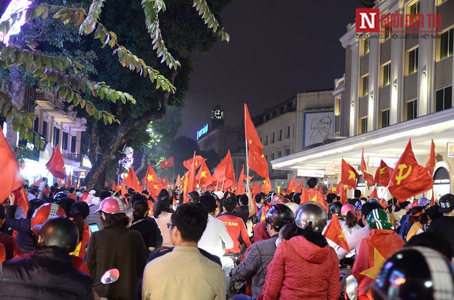 Dân sinh - Bà nội trợ sắm lại mâm, xoong nồi sau đêm ăn mừng U23 Việt Nam