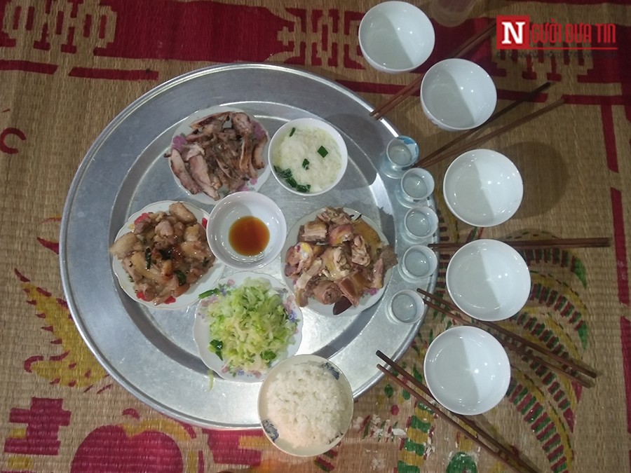 Văn ho&aacute; - M&acirc;m cơm h&oacute;a v&agrave;ng m&ugrave;ng 3 Tết độc đ&aacute;o của người T&agrave;y v&ugrave;ngT&acirc;y Bắc (H&igrave;nh 2).