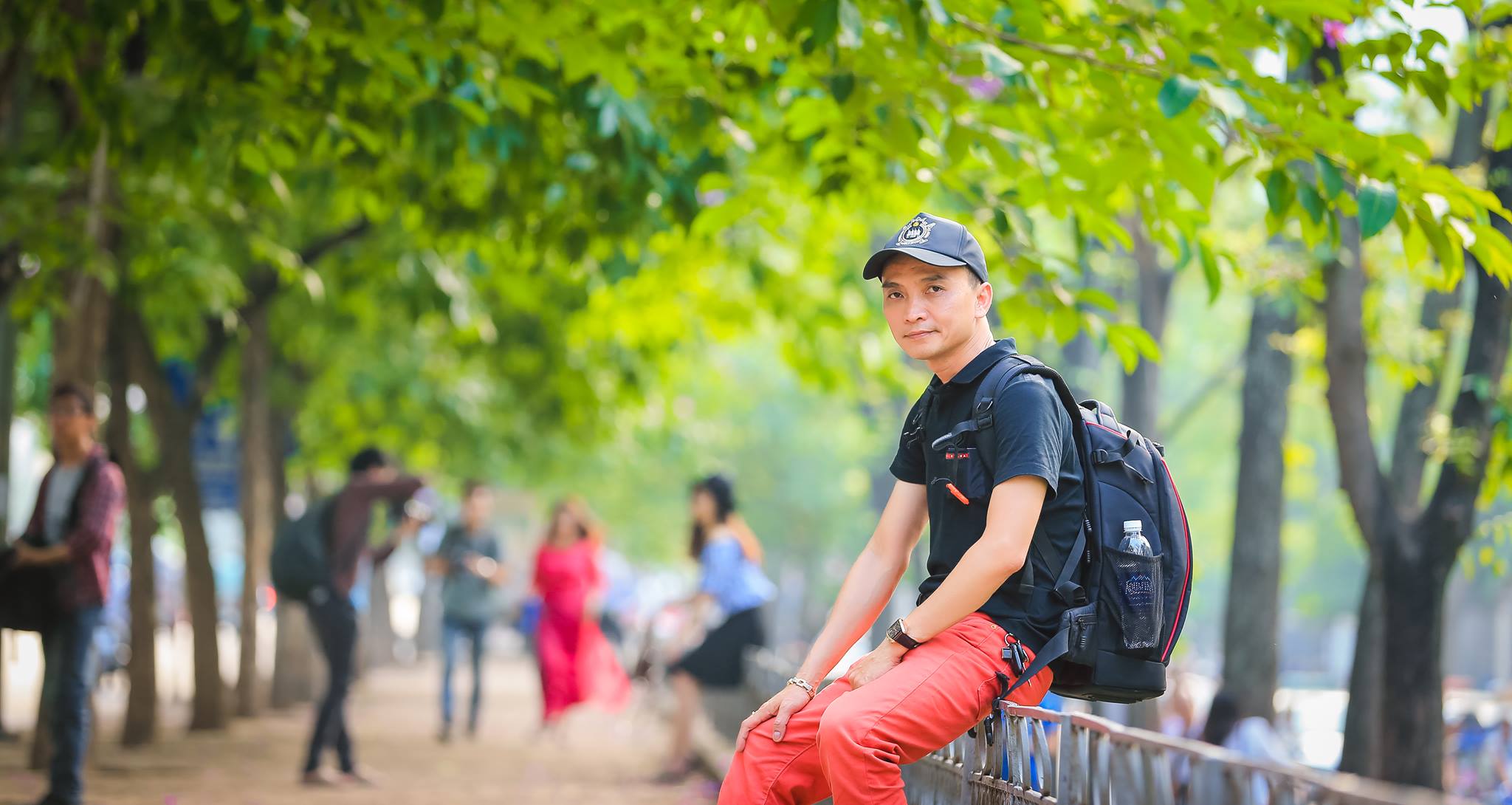 Đ&agrave;n &ocirc;ng quỳ gối l&agrave; tự hạ thấp m&igrave;nh! (H&igrave;nh 2).