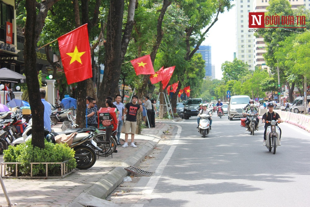 Không khí vui tươi tràn ngập trên đường Huỳnh Thúc Kháng