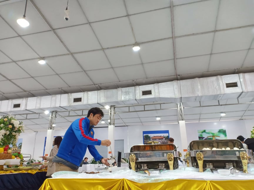 Tin nhanh - Cận cảnh nhà ăn phục vụ hơn 3.000 phóng viên tại Trung tâm báo chí quốc tế (Hình 10).
