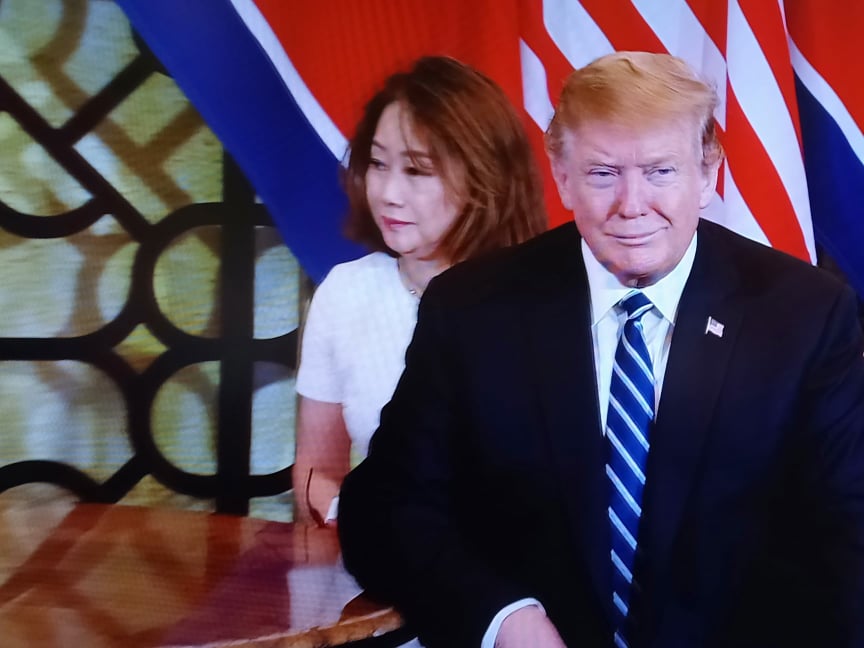 Chính trị - Nội dung trao đổi ban đầu giữa TT Trump và Chủ tịch Kim Jong-un trước khi vào hội đàm chính thức (Hình 4).