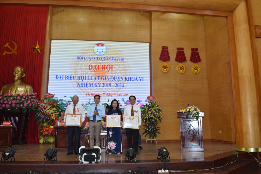 Chính sách - Hội Luật gia quận Tây Hồ ra mắt BCH khoá VI nhiệm kỳ 2019-2024 (Hình 5).