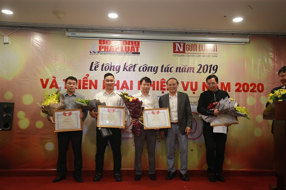 Tin nhanh - Bước ngoặt và thách thức với báo Đời sống & Pháp luật, báo điện tử Người Đưa Tin năm 2020 (Hình 2).