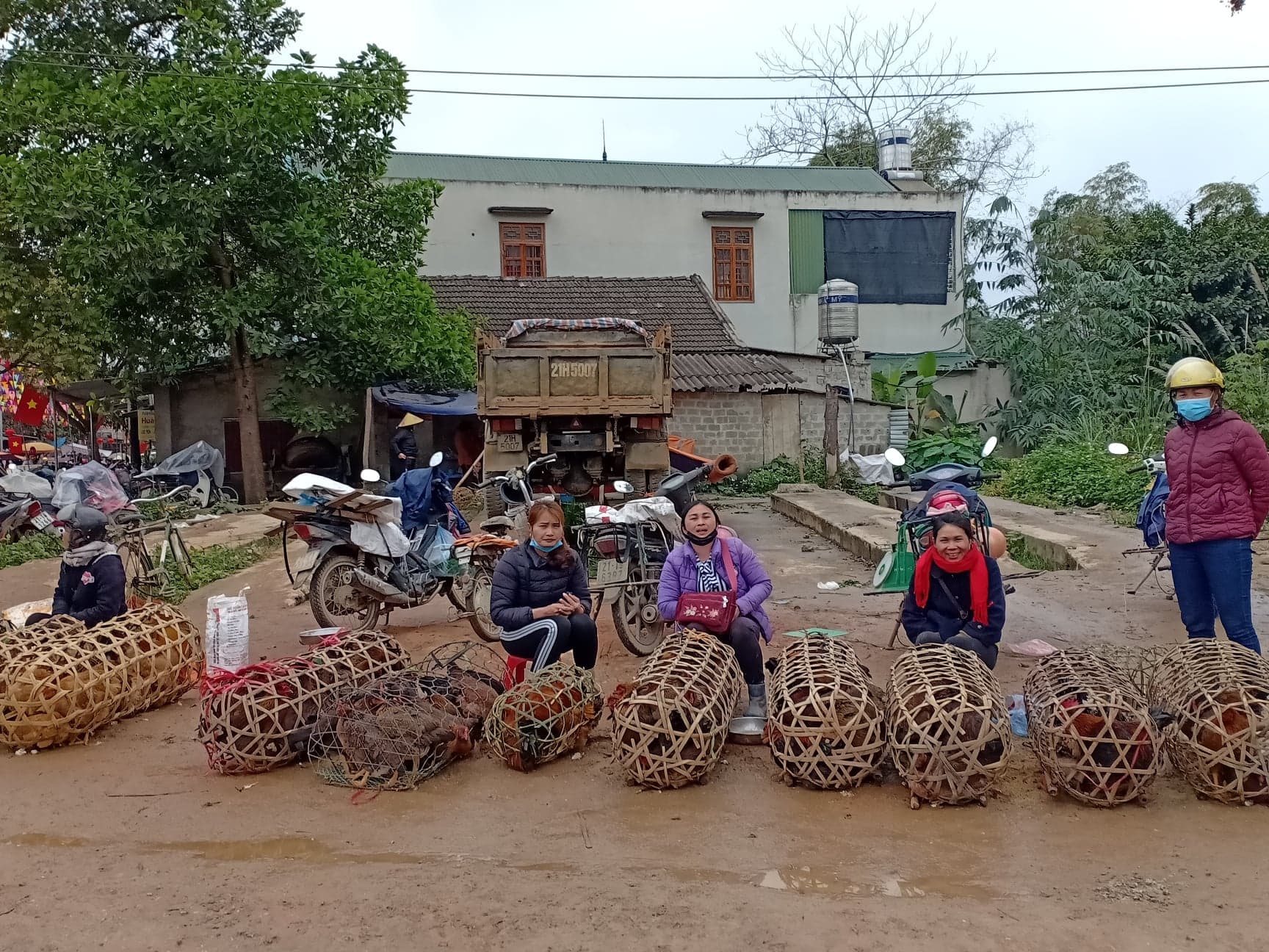 Tin nhanh - Độc đáo không khí chợ xuân ở “vùng đất Ngọc”  (Hình 9).