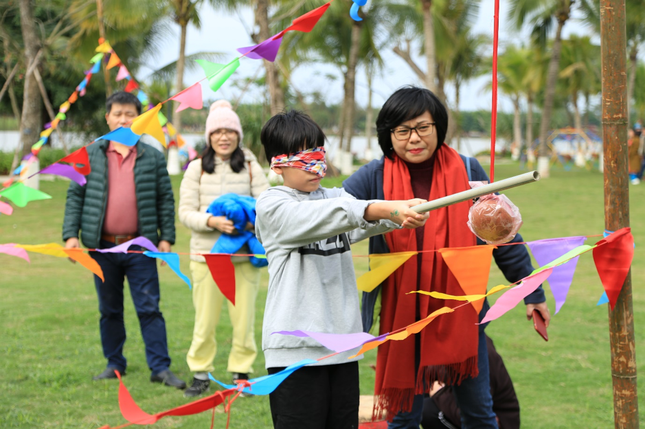 Tin nhanh - Hàng ngàn người “ùn ùn” đổ về ngắm thung lũng hoa tại Hà Nội dịp đầu xuân (Hình 13).