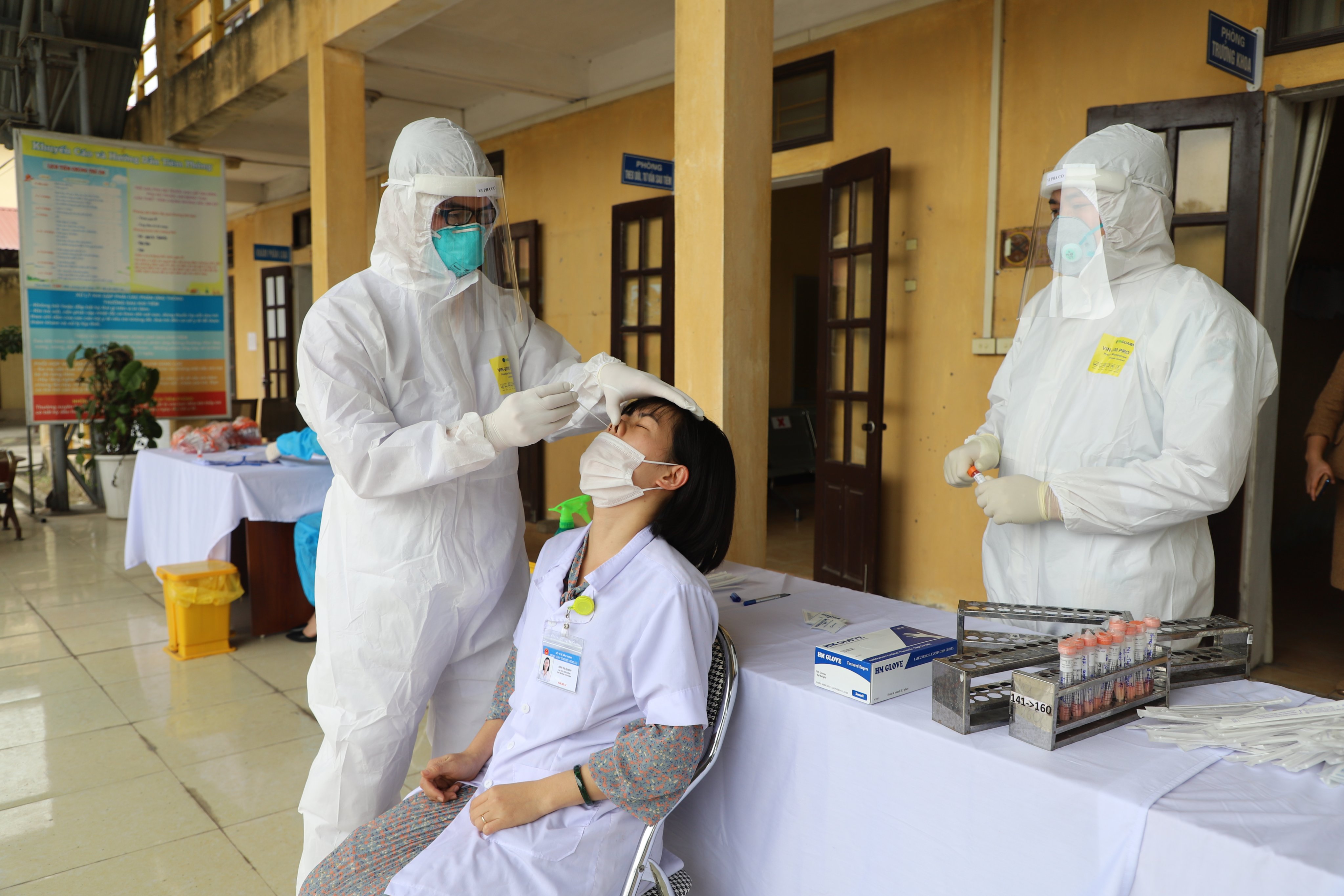 Sự kiện - Kit test nhanh Covid bán tràn lan trên mạng: Kẻo tiền mất tật mang (Hình 2).