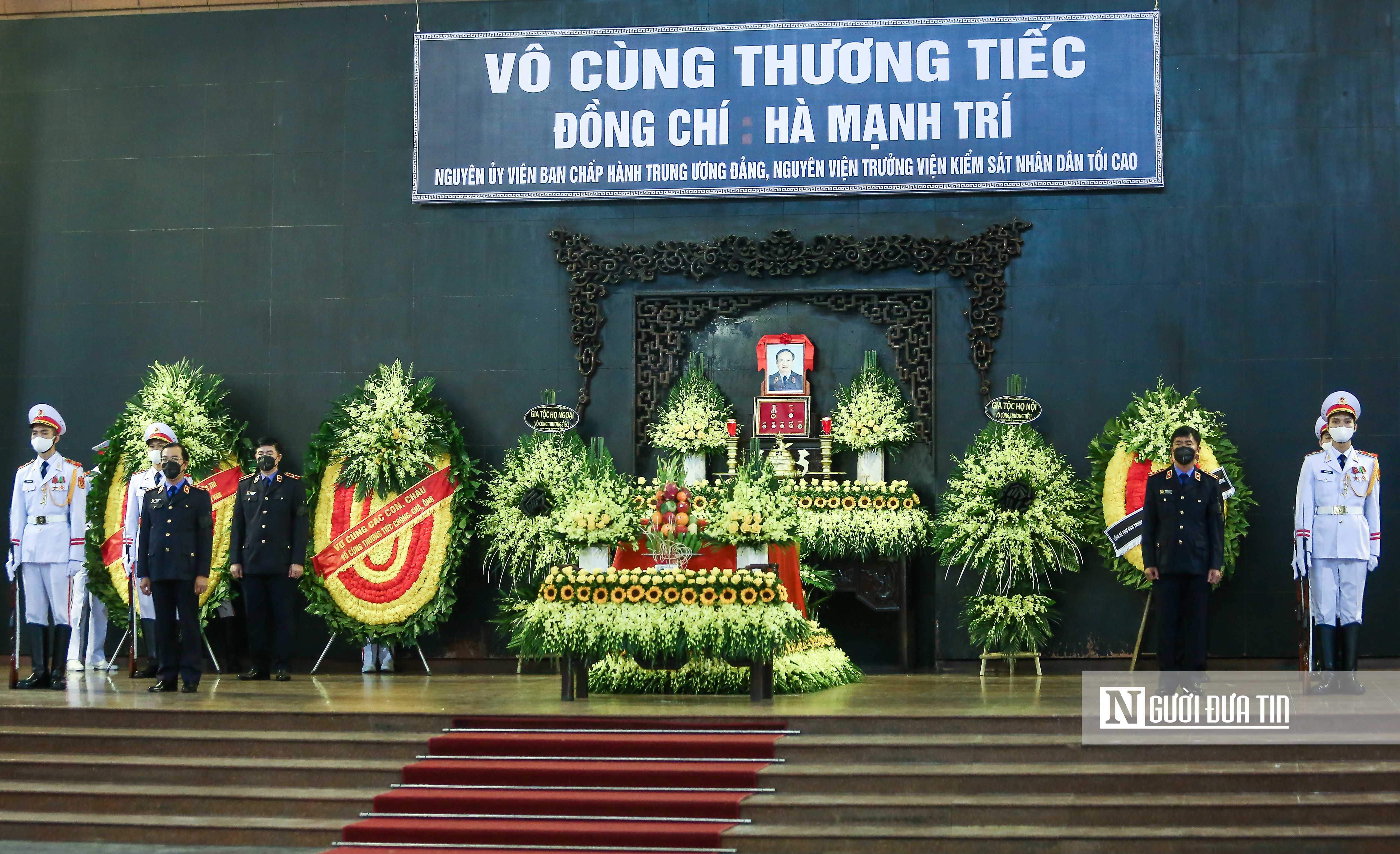 Tiêu điểm - Trung ương Hội Luật gia Việt Nam viếng nguyên Bí thư Đảng đoàn, nguyên Phó Chủ tịch Hội Hà Mạnh Trí (Hình 13).