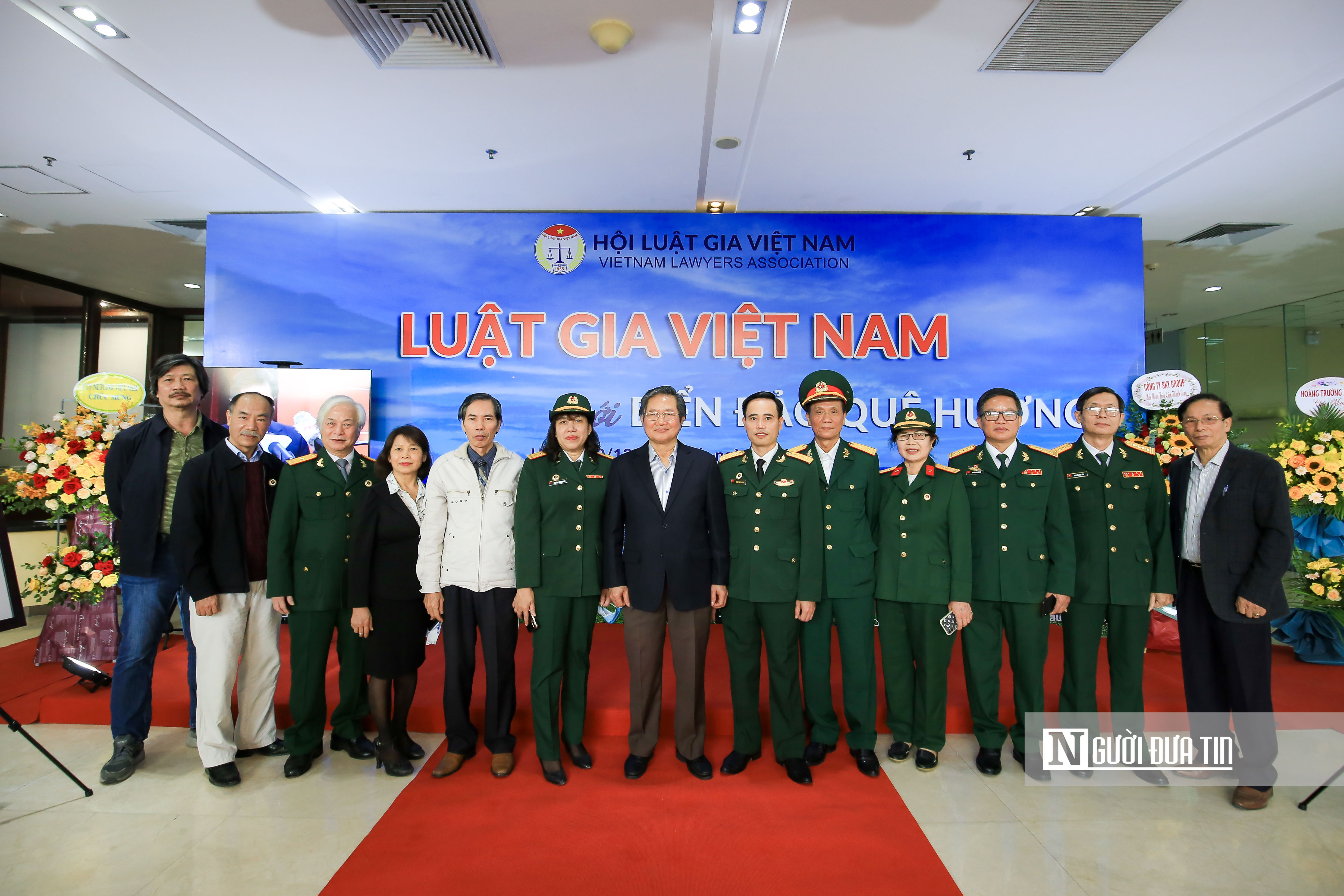 Tiêu điểm - Trưng bày ảnh “Luật gia Việt Nam với Biển, Đảo quê hương”: Lý trí và trái tim của Luật gia Việt Nam (Hình 10).