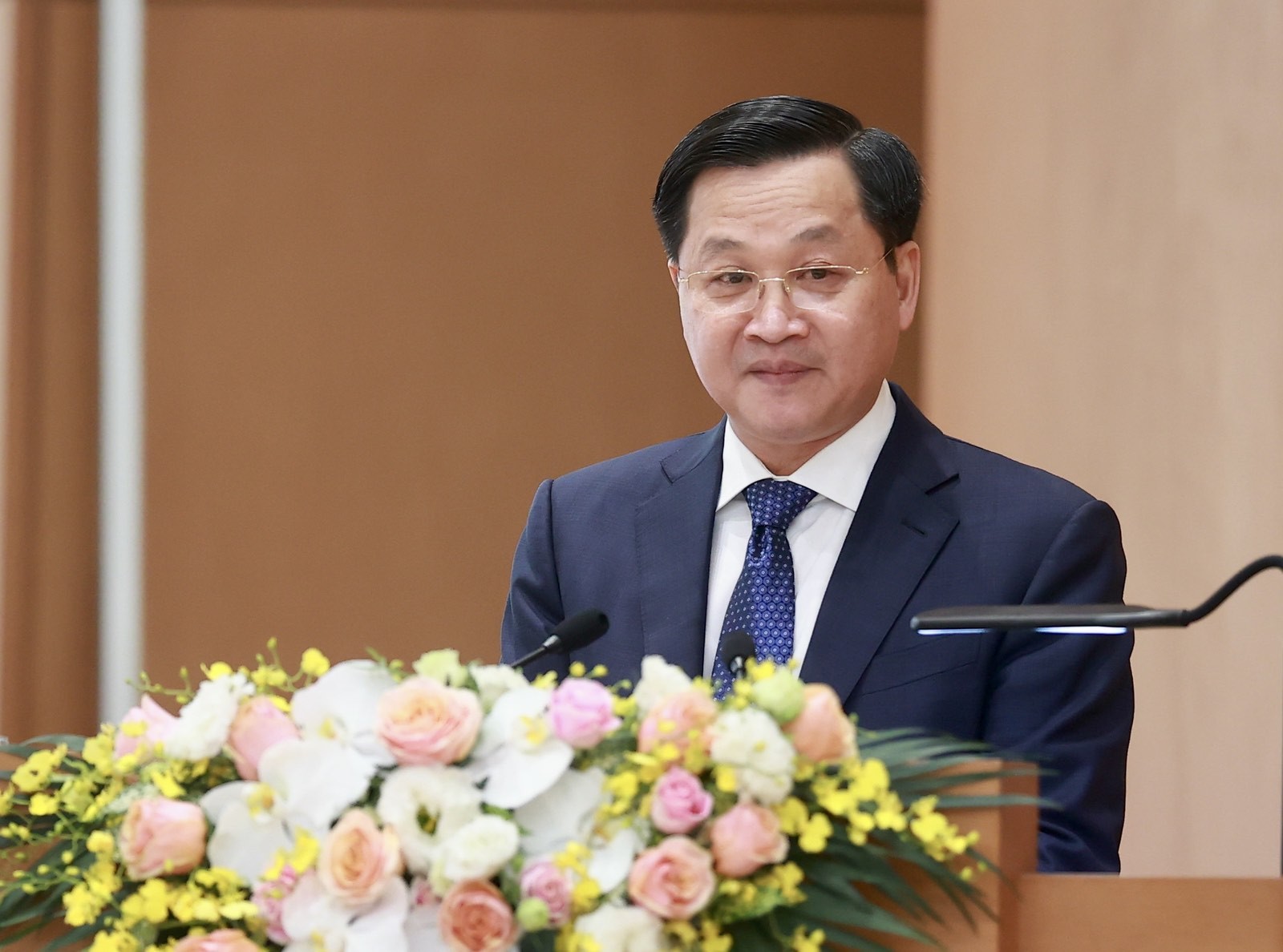 Tiêu điểm - Năm 2022 phấn đấu tăng trưởng GDP đạt 6-6,5%