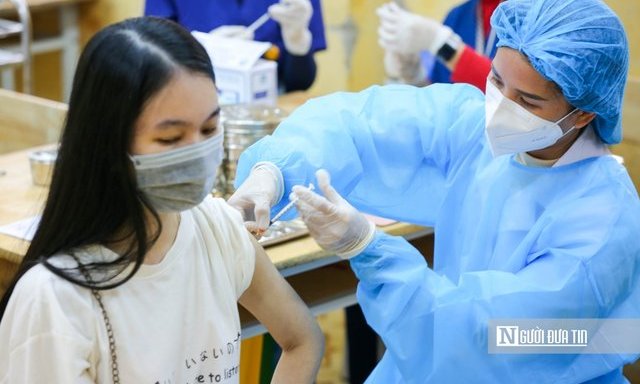 Tiêu điểm - Đẩy mạnh tiêm vắc-xin, sẵn sàng ứng phó nếu dịch bùng phát trở lại (Hình 2).