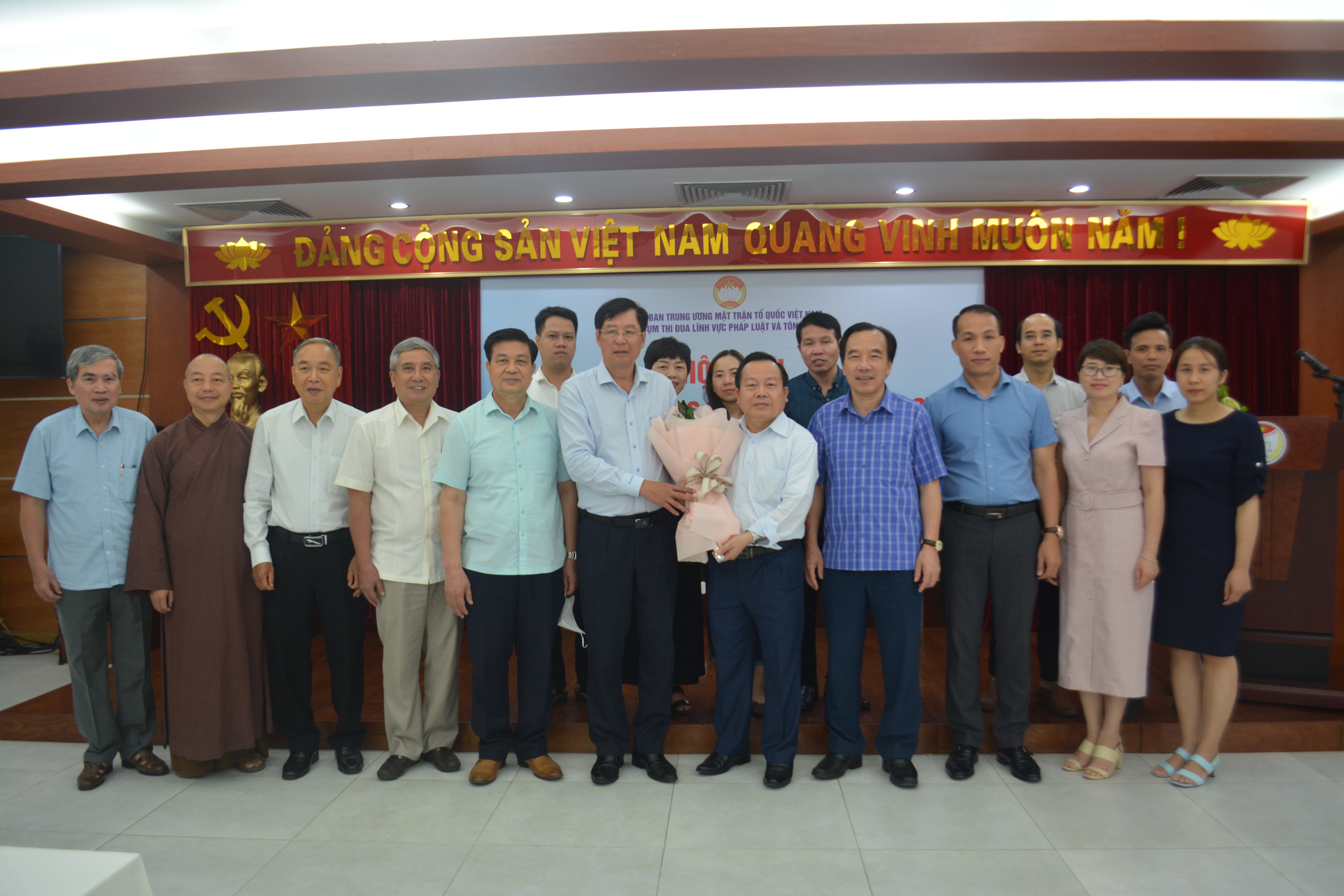 Tiêu điểm - Cụm thi đua lĩnh vực pháp luật và tôn giáo sơ kết thi đua 6 tháng đầu năm 2022 (Hình 4).