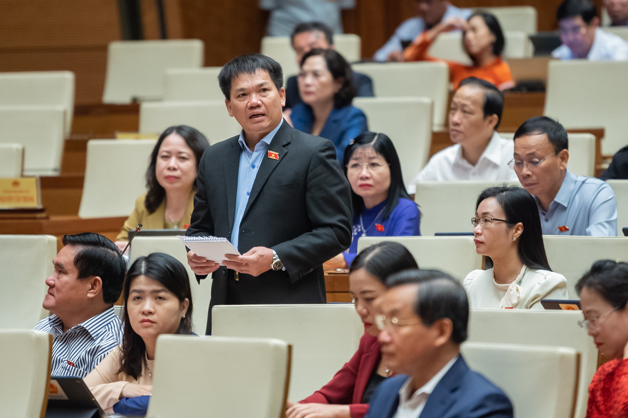 Đối thoại - “Thuốc kê đơn bên ngoài rất đắt và không phải ai cũng mua được”