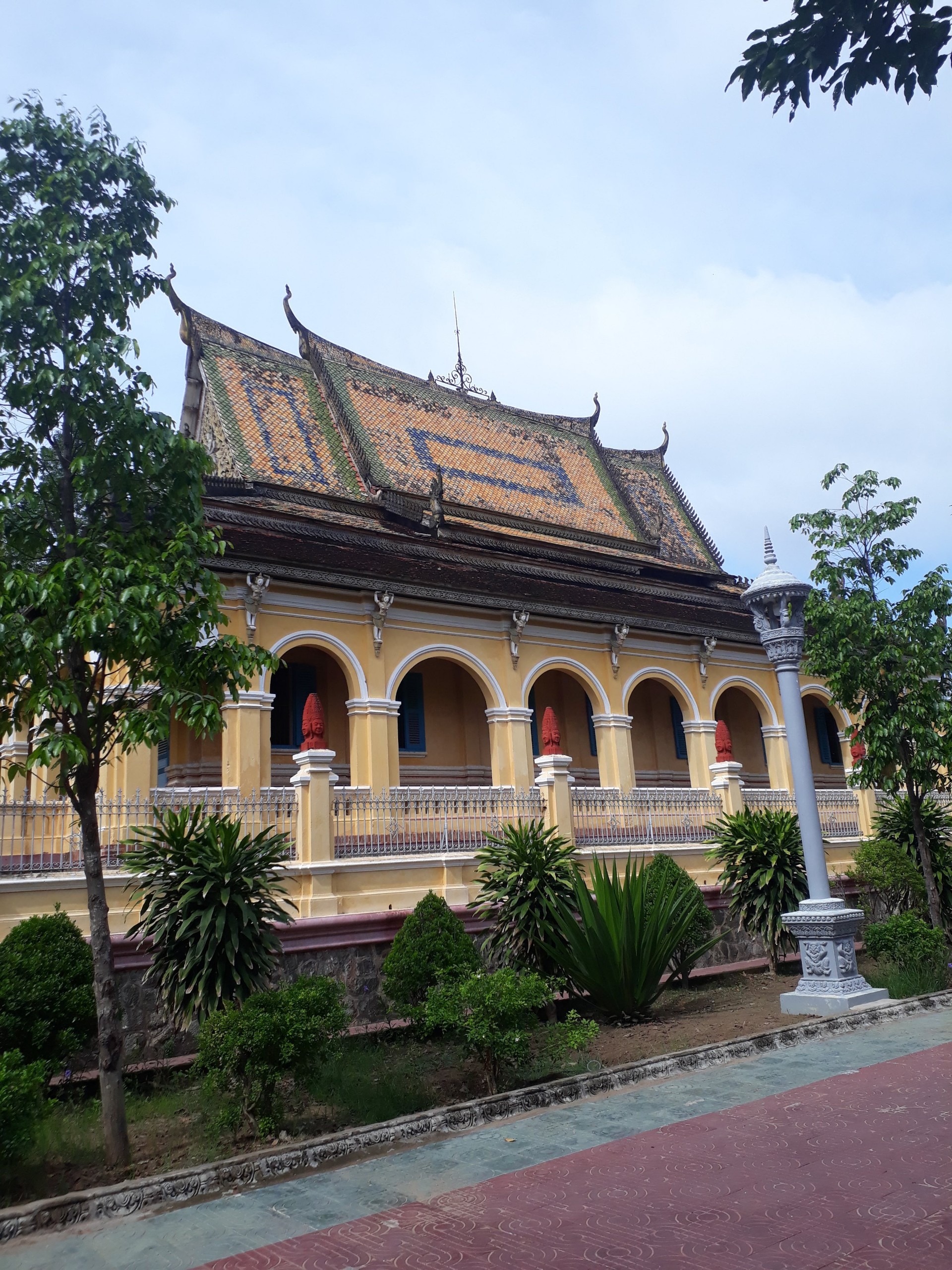 Văn hoá - 'Áo mới' cho di tích Quốc gia chùa KomPong: Trụ trì nói gì? (Hình 2).