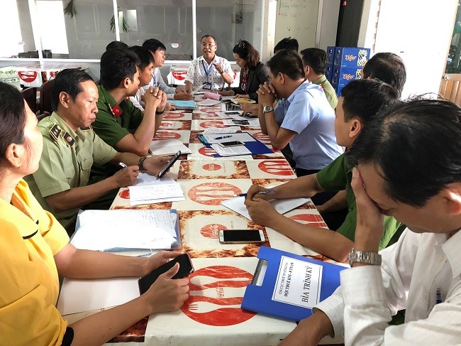 Tiêu dùng & Dư luận - Kiểm tra nhà hàng Hai Cây Bàng bị tố “chặt chém” du khách, sau phản ánh của báo Người Đưa Tin