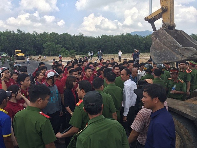 Hồ sơ điều tra - Hé lộ tin nhắn Nguyễn Thái Luyện chỉ đạo nhân viên gây rối, đập phá xe đoàn cưỡng chế: Nước cờ sai dẫn đến ngày tàn của Alibaba