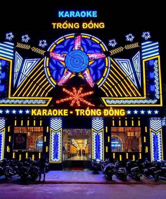 Sự kiện - Tạm đình chỉ công tác 4 cán bộ phường, làm rõ thông tin quán karaoke hoạt động mùa dịch