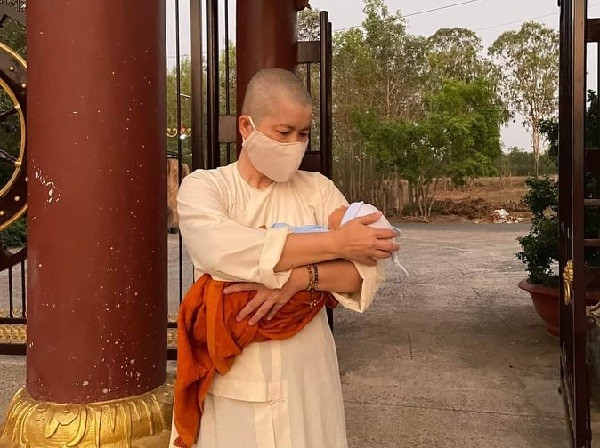 Dân sinh - Bà Rịa-Vũng Tàu: Bé trai sơ sinh bị bỏ rơi trước cổng chùa Chánh Giác