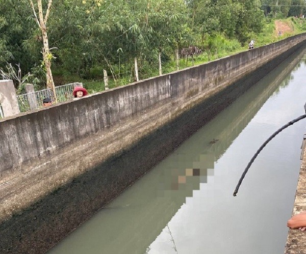 An ninh - Hình sự - Bà Rịa-Vũng Tàu: Điều tra vụ nam thanh niên tử vong dưới mương nước