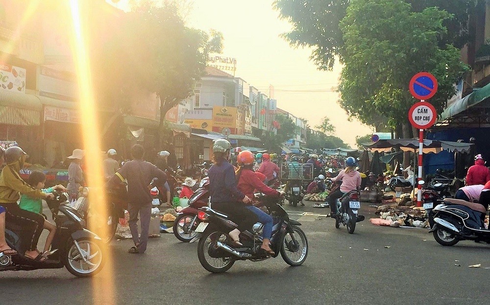 Dân sinh - Bà Rịa -Vũng Tàu: Kiên quyết 'xóa' tình trạng lấn chiếm lòng đường ở chợ Ngãi Giao (Hình 2).