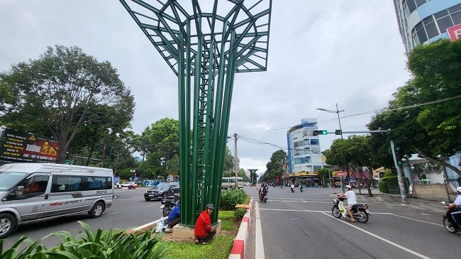 Dân sinh - Vũng Tàu tháo dỡ hàng chục trụ tháp hoa “phá vỡ kiến trúc” trên đường (Hình 3).